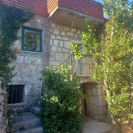 Chalet Sun And Stone Katuni